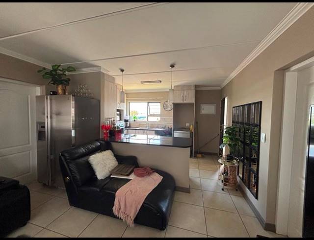 2 BEDROOM APARTMENT FOR SALE IN AMBERFIELD
